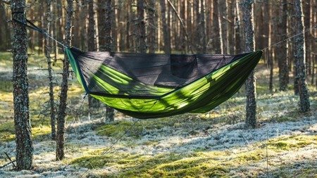 Lesovik - DRAKA Hängematte mit Moskitonetz - Treetop Green