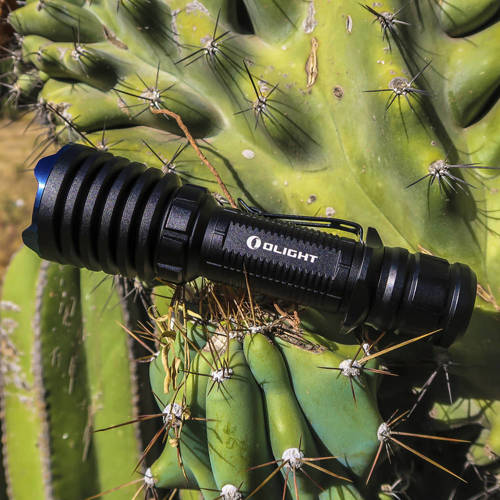 Olight - Warrior X Pro Schwarz Wiederaufladbare taktische Taschenlampe - 2100 lm