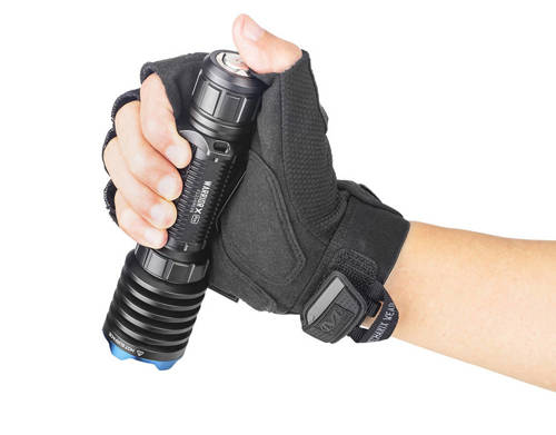 Olight - Warrior X Pro Schwarz Wiederaufladbare taktische Taschenlampe - 2100 lm