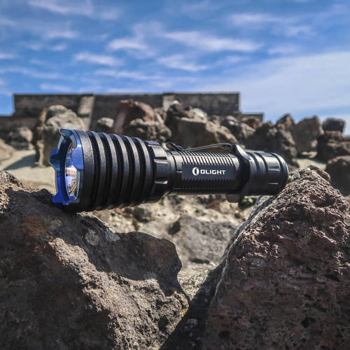 Olight - Warrior X Pro Schwarz Wiederaufladbare taktische Taschenlampe - 2100 lm